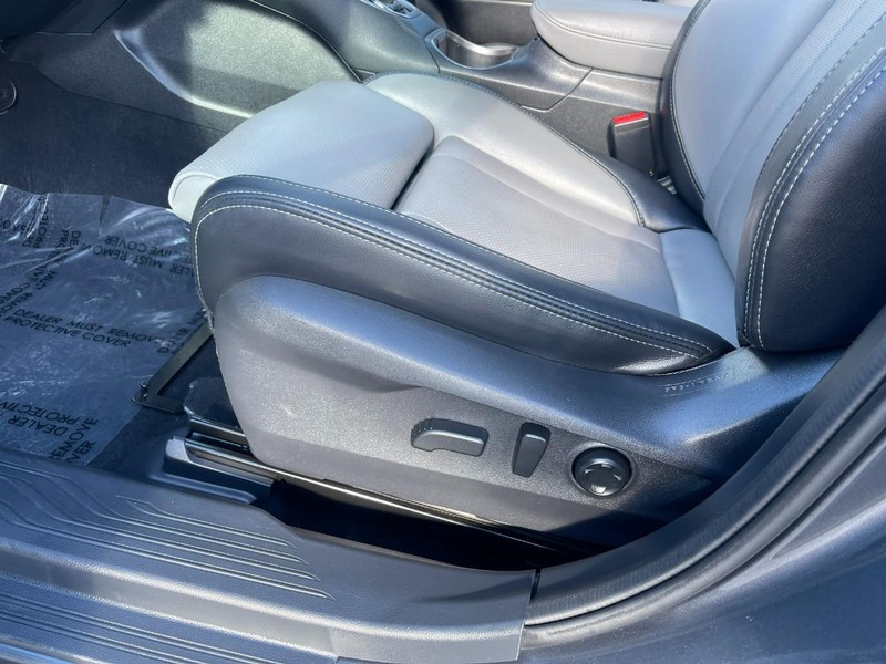 Subaru Outback Vehicle Image 22