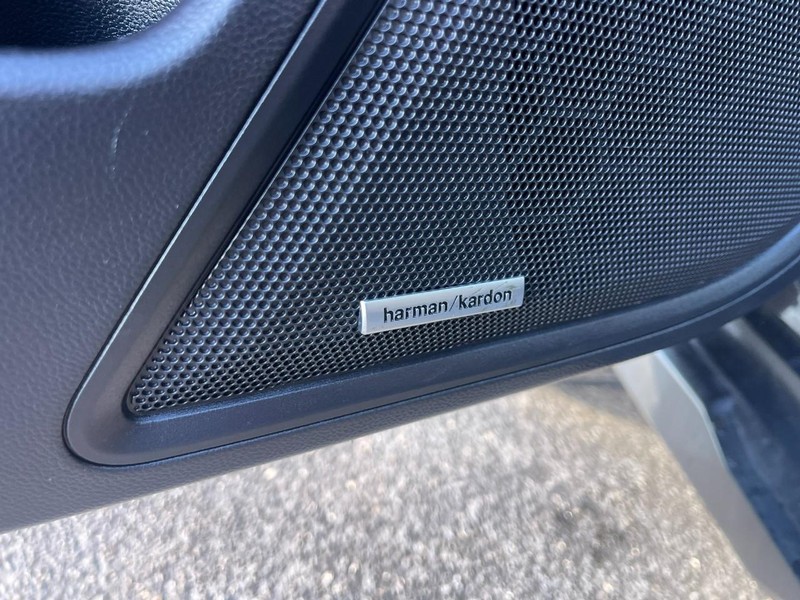 Subaru Outback Vehicle Image 24