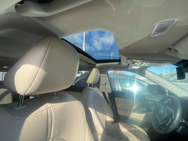 Toyota Highlander Vehicle Image 03