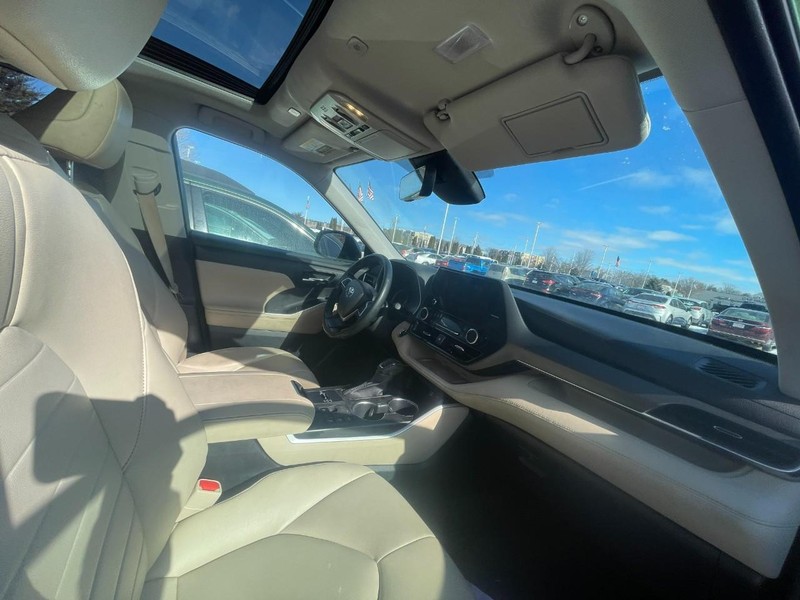 Toyota Highlander Vehicle Image 04