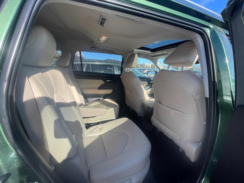 Toyota Highlander Vehicle Image 05