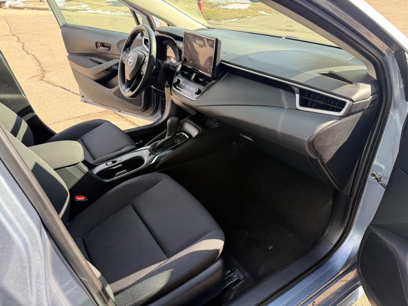 Toyota Corolla Vehicle Image 16