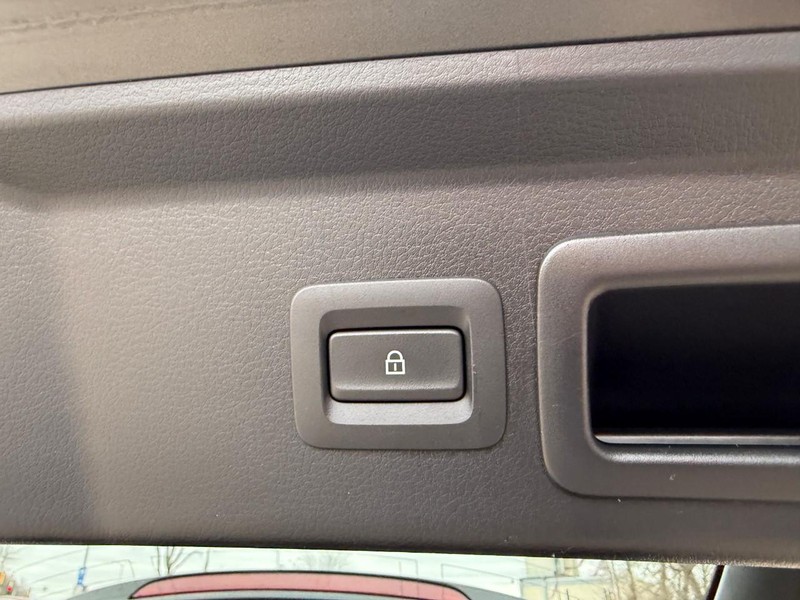 Mazda CX-30 Vehicle Image 14