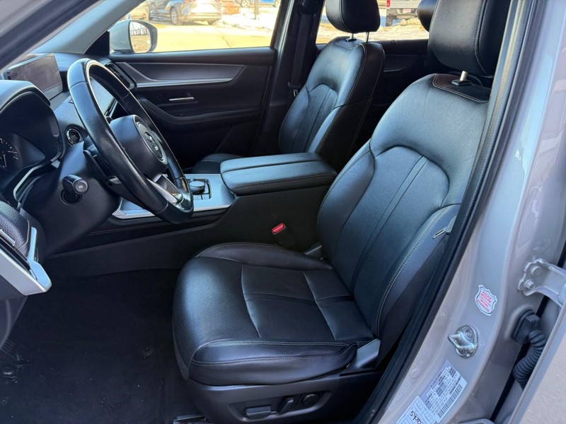 Mazda CX-90 Vehicle Image 09