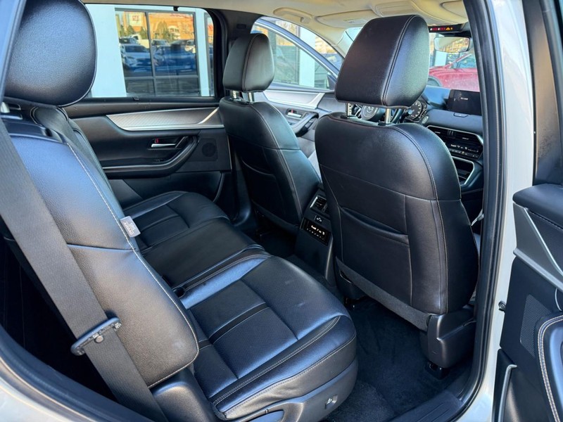 Mazda CX-90 Vehicle Image 18