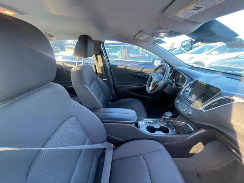 Chevrolet Malibu Vehicle Image 03