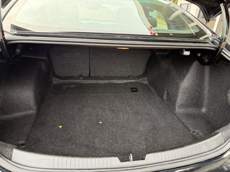 Chevrolet Malibu Vehicle Image 13