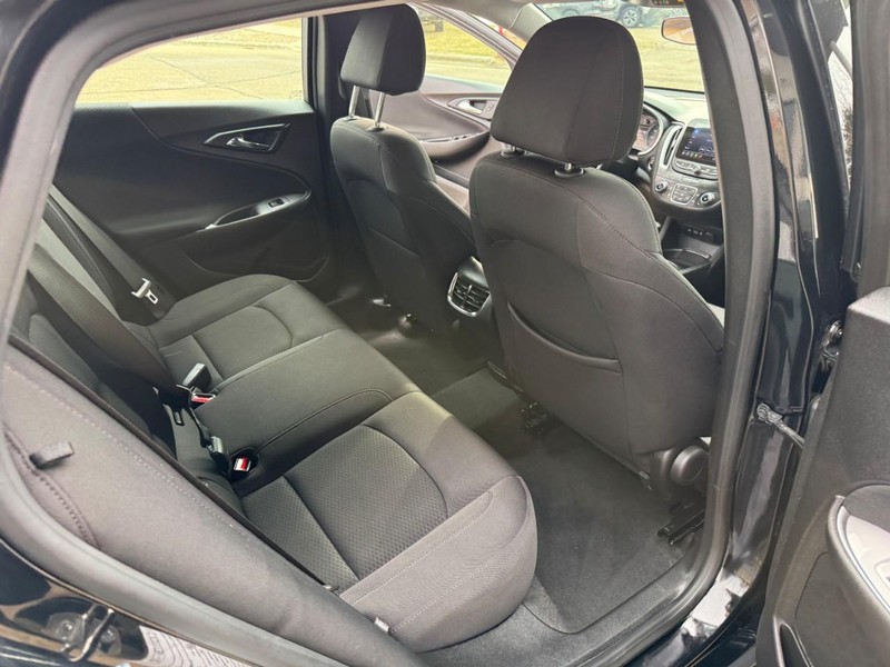 Chevrolet Malibu Vehicle Image 15