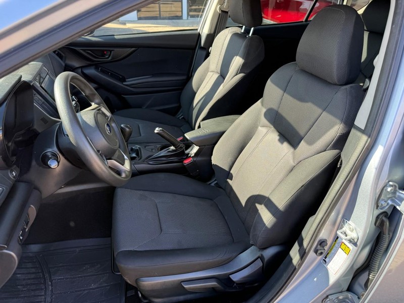 Subaru Impreza Vehicle Image 09