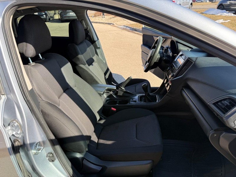 Subaru Impreza Vehicle Image 16