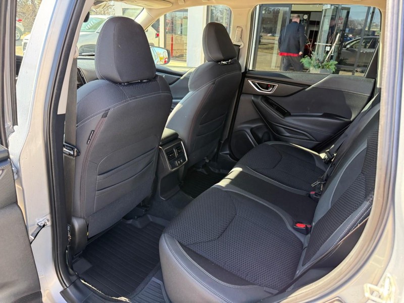 Subaru Forester Vehicle Image 12