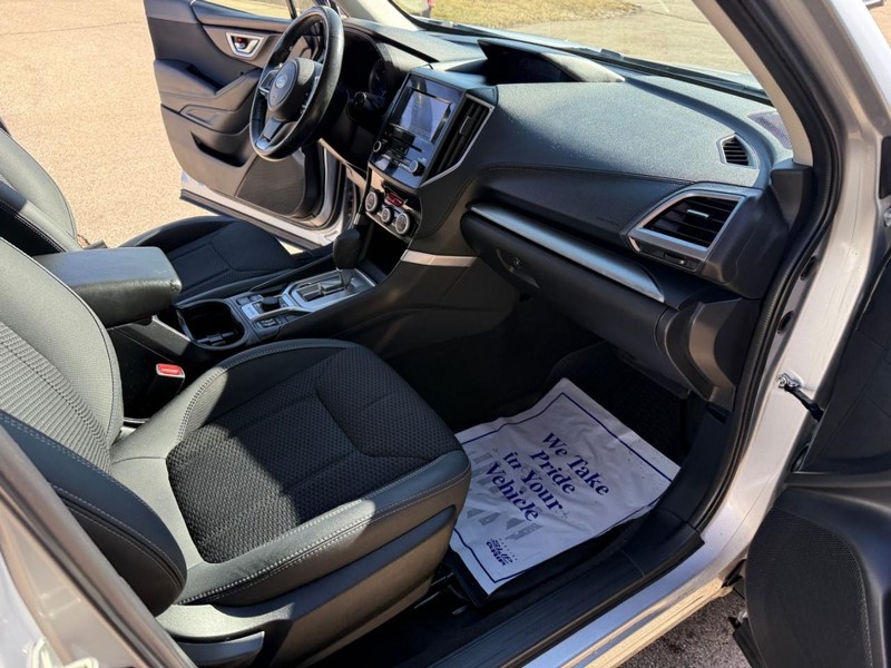 Subaru Forester Vehicle Image 18