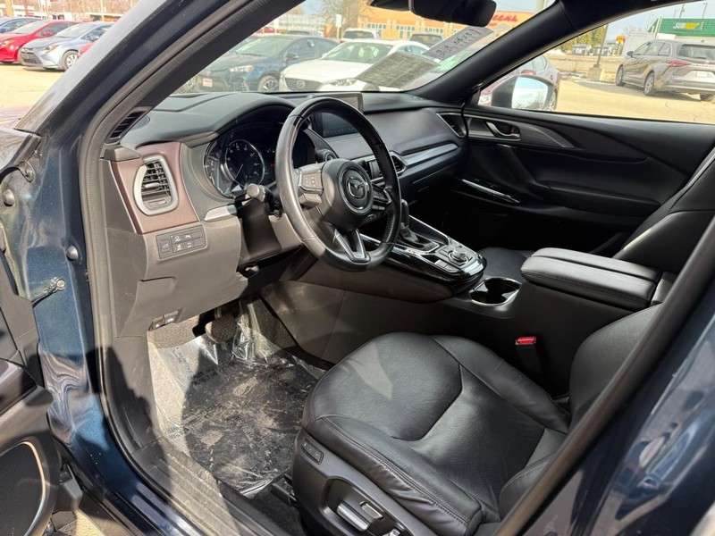 Mazda CX-9 Vehicle Image 10