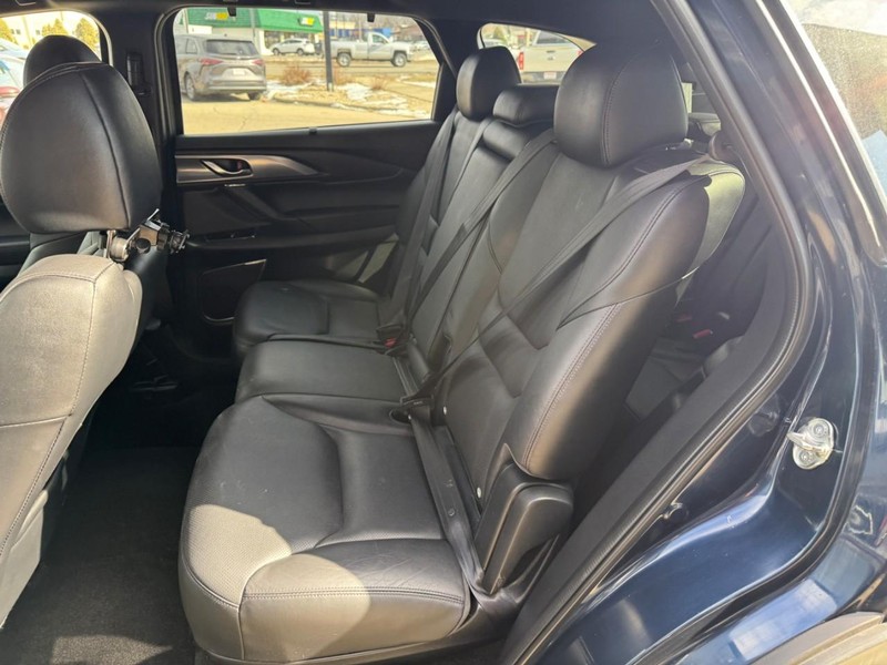 Mazda CX-9 Vehicle Image 11