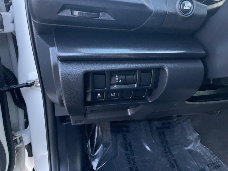 Subaru Crosstrek Vehicle Image 18