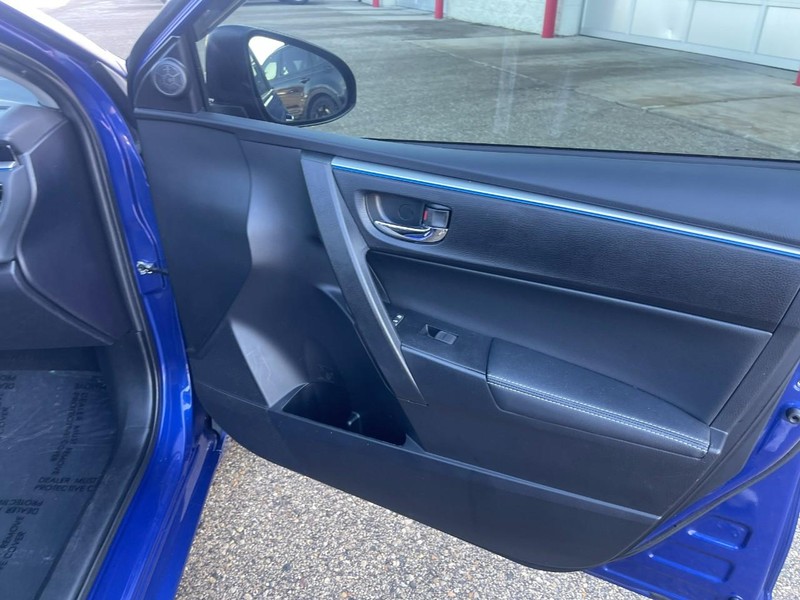 Toyota Corolla Vehicle Image 08