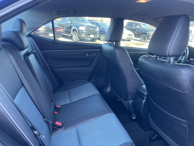 Toyota Corolla Vehicle Image 09