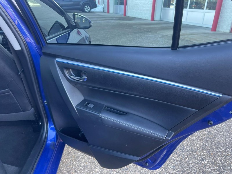 Toyota Corolla Vehicle Image 11