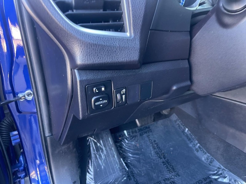 Toyota Corolla Vehicle Image 16