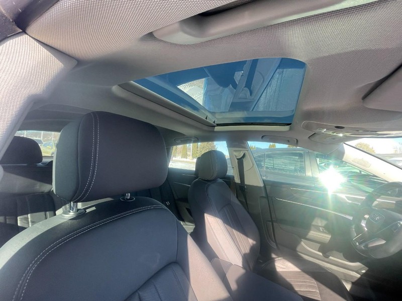 Audi A7 Vehicle Full-screen Gallery Image 04