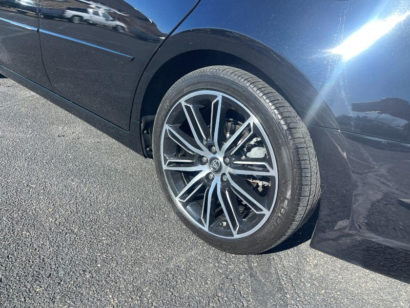 Toyota Avalon Vehicle Image 05