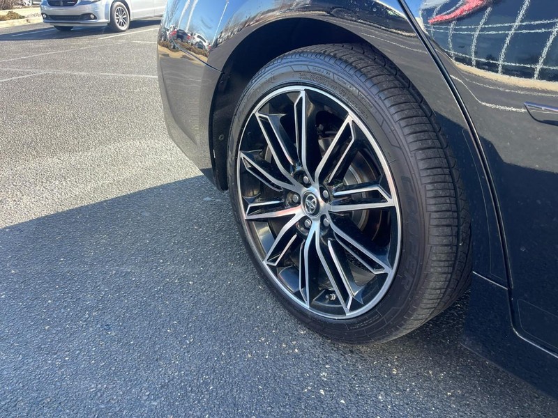 Toyota Avalon Vehicle Image 08