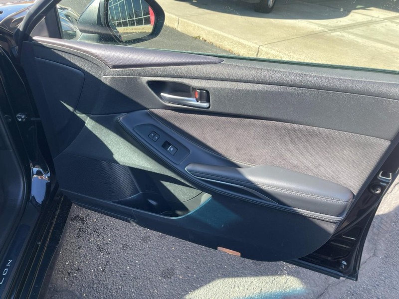 Toyota Avalon Vehicle Image 13