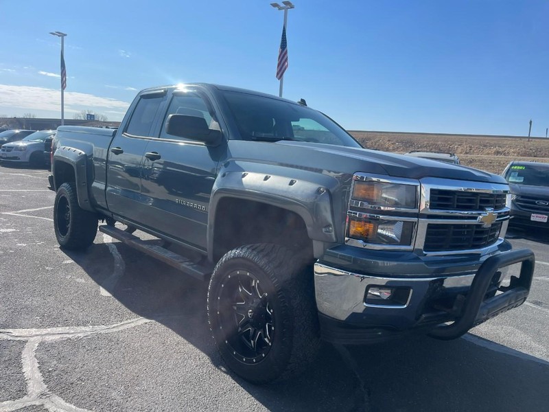 Chevrolet Silverado 1500 Vehicle Image 02