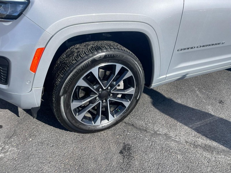 Jeep Grand Cherokee L Vehicle Image 06