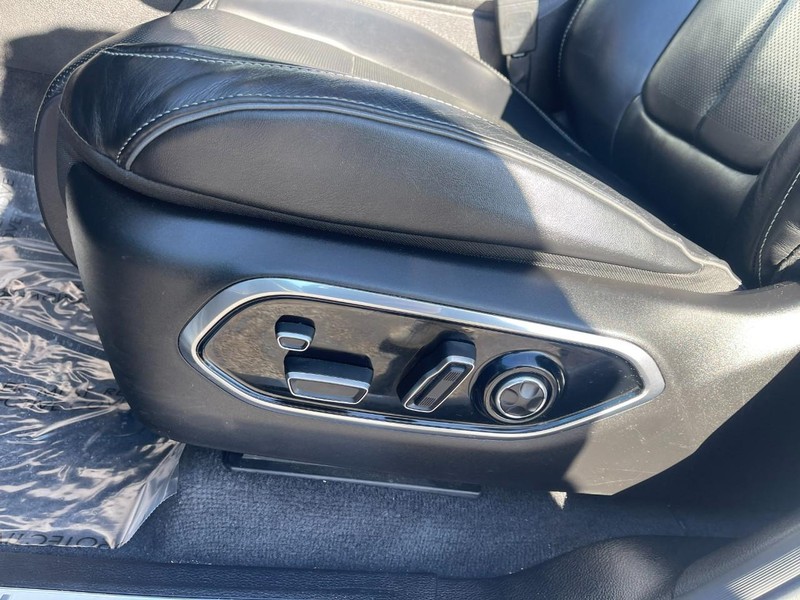 Jeep Grand Cherokee L Vehicle Image 28