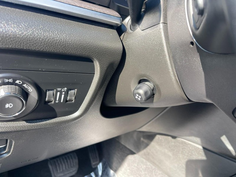 Jeep Grand Cherokee L Vehicle Image 34