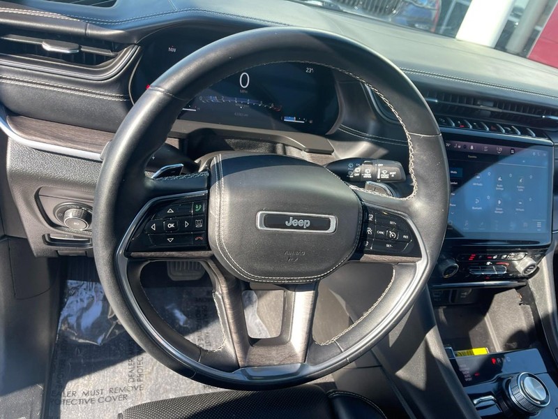 Jeep Grand Cherokee L Vehicle Image 35