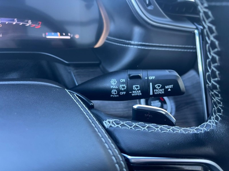 Jeep Grand Cherokee L Vehicle Image 39