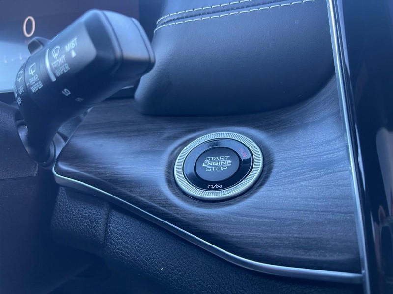 Jeep Grand Cherokee L Vehicle Image 41