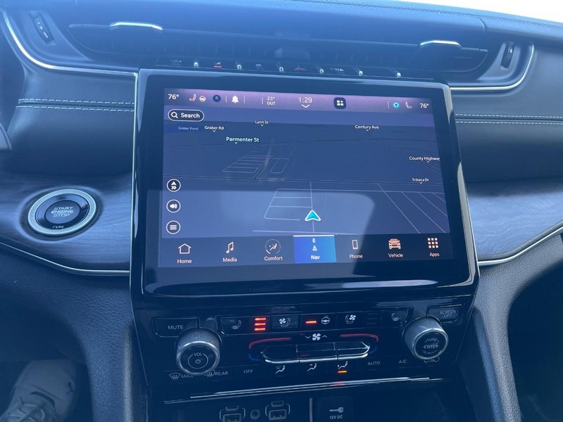 Jeep Grand Cherokee L Vehicle Image 45