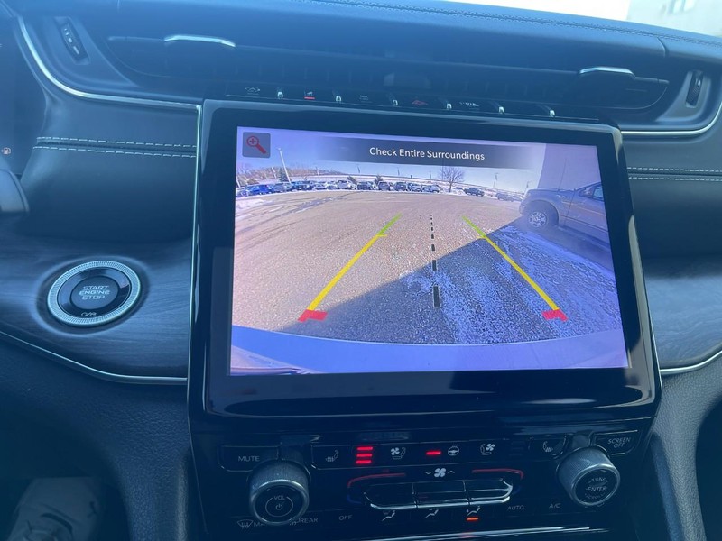 Jeep Grand Cherokee L Vehicle Image 47