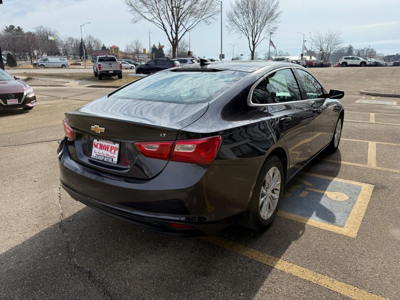 Chevrolet Malibu Vehicle Image 05