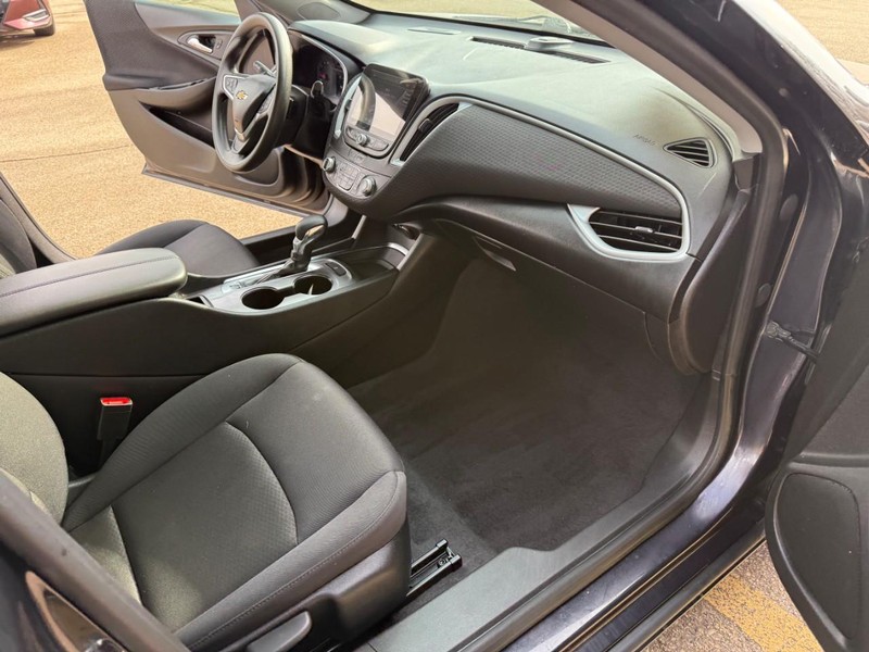 Chevrolet Malibu Vehicle Image 17