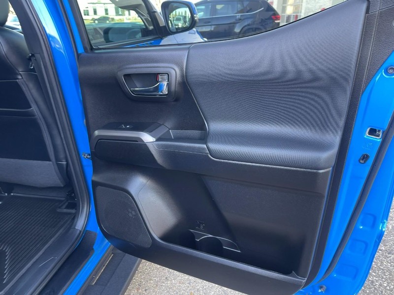 Toyota Tacoma 4WD Vehicle Image 13