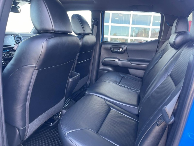 Toyota Tacoma 4WD Vehicle Image 14