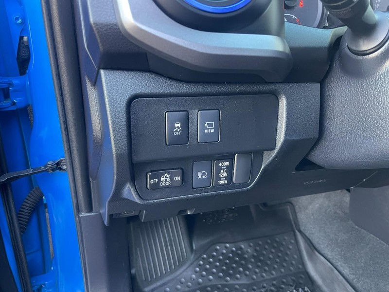 Toyota Tacoma 4WD Vehicle Image 19