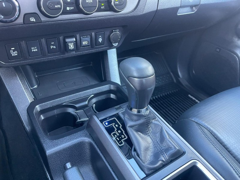 Toyota Tacoma 4WD Vehicle Image 26