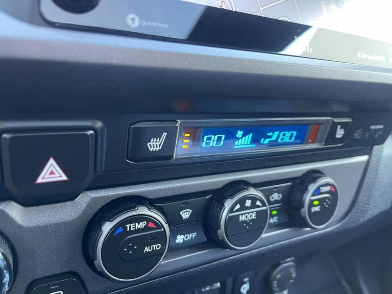 Toyota Tacoma 4WD Vehicle Image 30