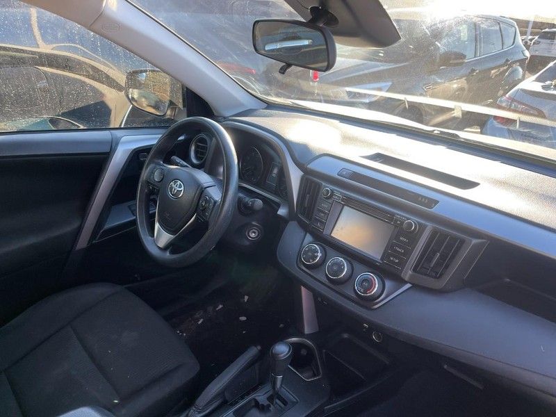 Toyota RAV4 Vehicle Image 02