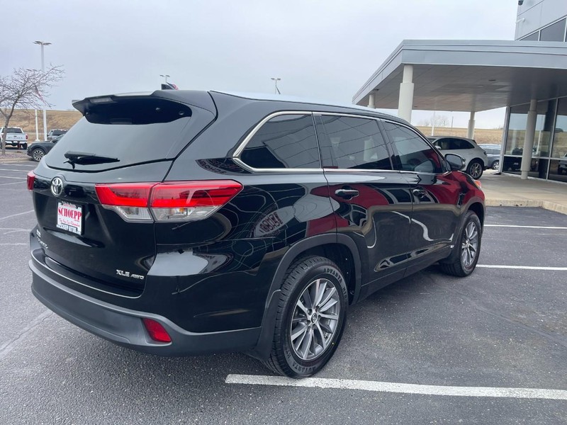 Toyota Highlander Vehicle Image 03