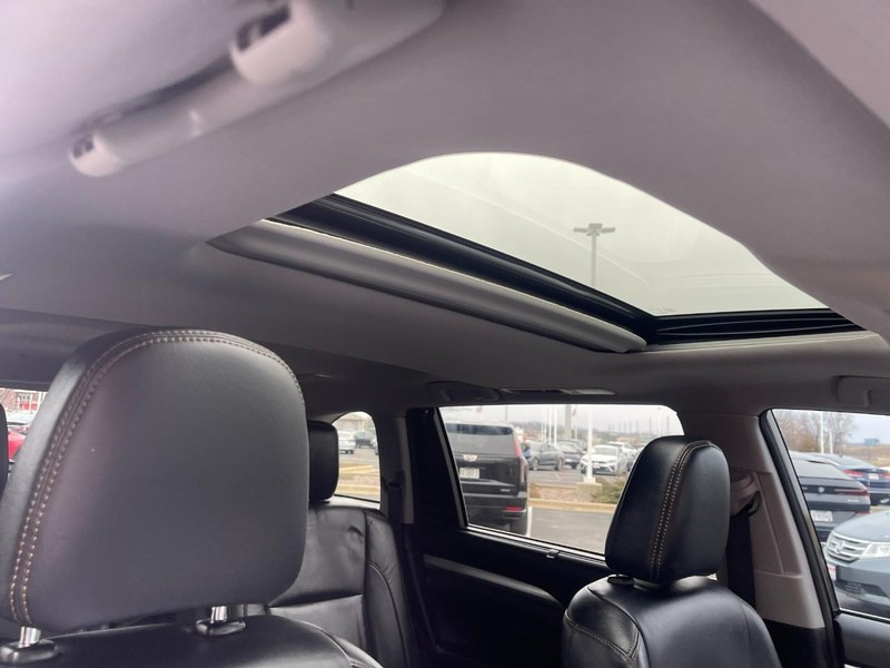 Toyota Highlander Vehicle Image 10