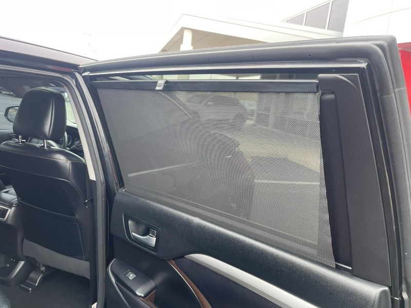 Toyota Highlander Vehicle Image 18