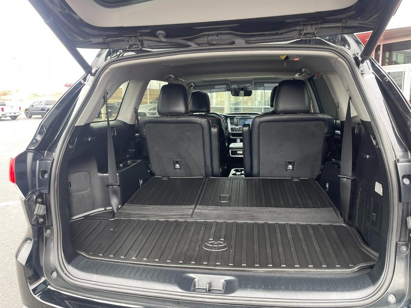 Toyota Highlander Vehicle Image 19