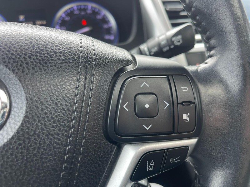 Toyota Highlander Vehicle Image 28