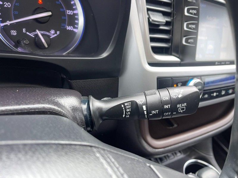 Toyota Highlander Vehicle Image 31